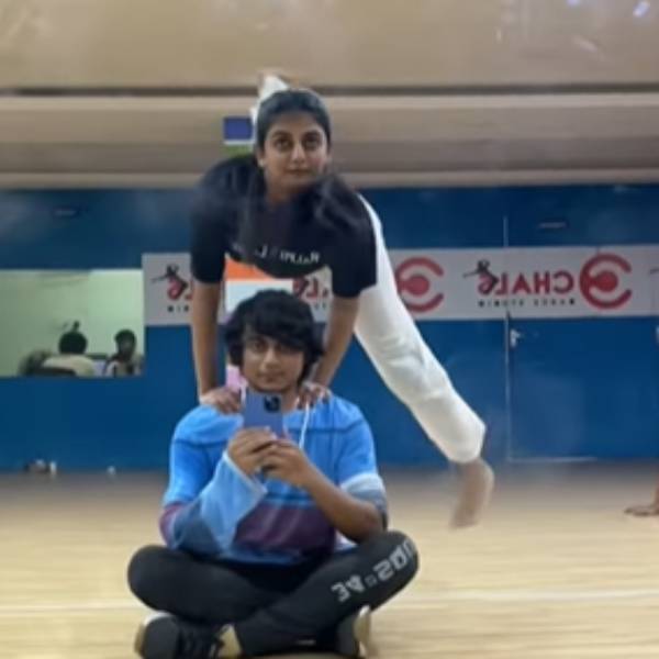 மேலே பறந்து...கலக்கல் தான்...