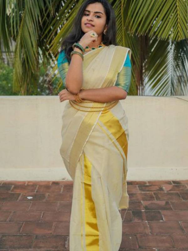 புடவையில் கலக்கல்தான்