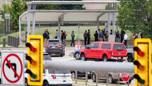 Pentagon On Lockdown After Reports Of Shooting At Nearby Subway Station