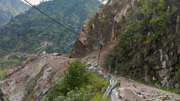Himachal Pradesh’s Kinnaur landslide: Two dead 50 people trapped under debris Himachal Pradesh’s Kinnaur landslide: Two dead 50 people trapped under debris
