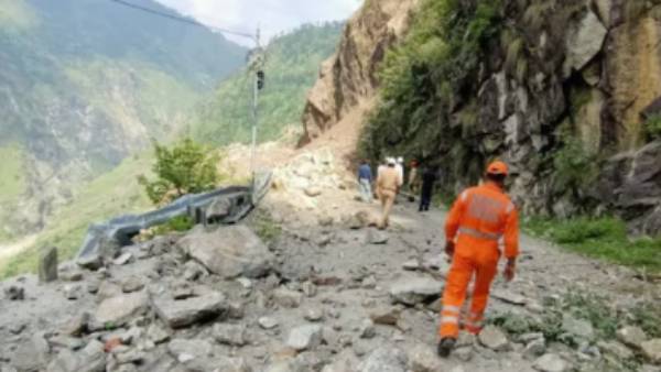 Himachal Pradesh’s Kinnaur landslide: Two dead 50 people trapped under debris Himachal Pradesh’s Kinnaur landslide: Two dead 50 people trapped under debris