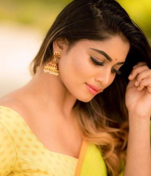 தெருவோரத்தில் தேவதையாய் 