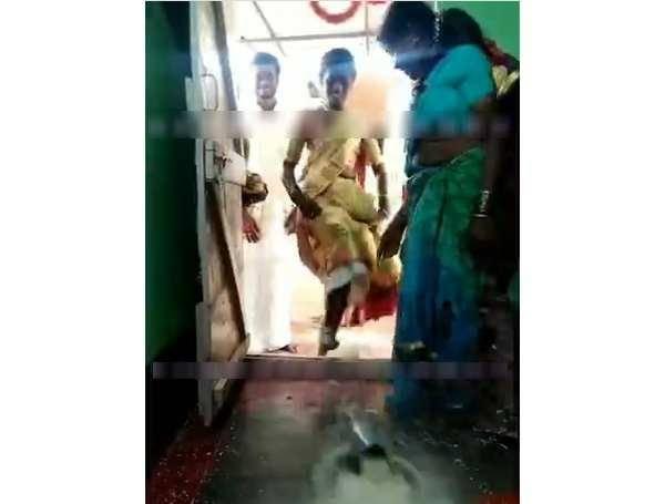 அதிர்ச்சி அடைந்த மணமகன் வீட்டார் 