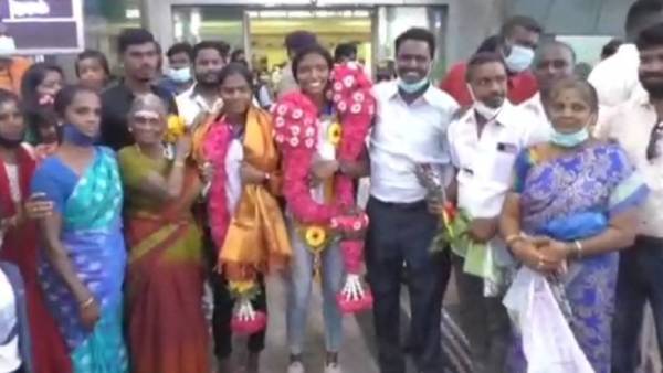 11 விளையாட்டு வீரர்கள் 