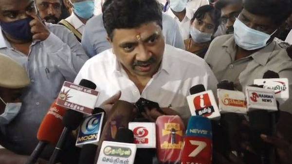 எந்தெந்த முன்னாள் அமைச்சர்கள் 