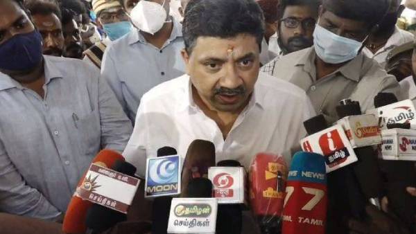  மாஜி அமைச்சர்கள் மீது நடவடிக்கை 