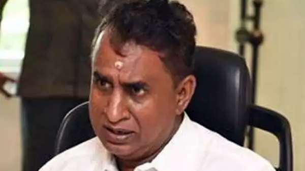 ஆடிட்டர் வீட்டில் ரெய்டு ஆடிட்டர் வீட்டில் ரெய்டு