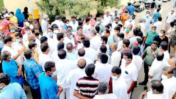 குவிந்த அதிமுக தொண்டர்கள் குவிந்த அதிமுக தொண்டர்கள்