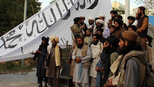 ஆட்சி அமைத்து பொறுப்பில்லை 