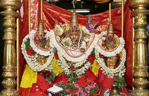 பக்தர்கள் ஏமாற்றம் 