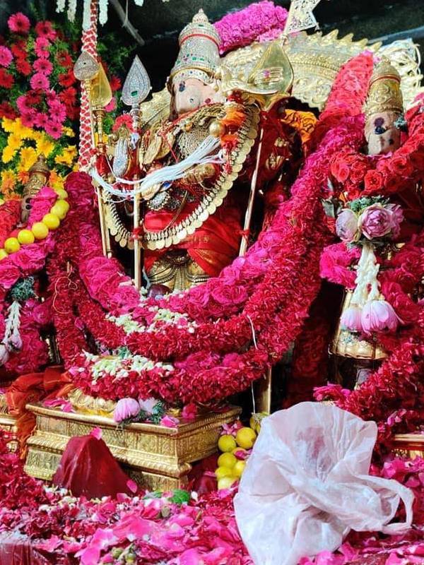 பிரம்மா, விஷ்ணு, சிவன் 