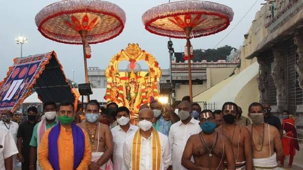 கோ சாலையில் கோ பூஜை கோ சாலையில் கோ பூஜை