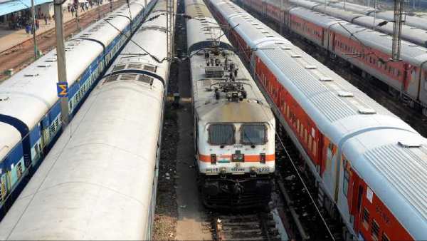 5 பயணிகள் ரயில்கள் 