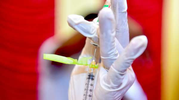 அமெரிக்காவில் தடுப்பூசிகள் 