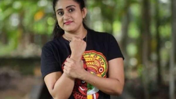 கைது பெயில்