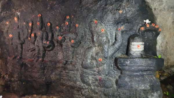  இறந்தவர் நினைவாகக் குத்துக்கல்