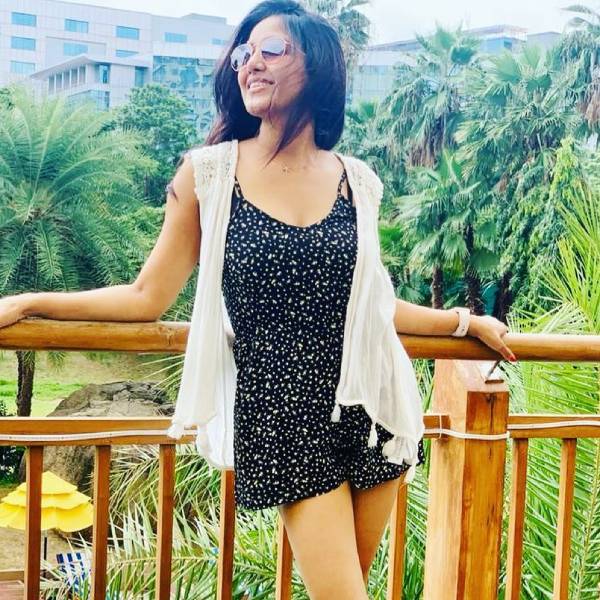  ரெட்டை வால் குருவியில் அறிமுகம்