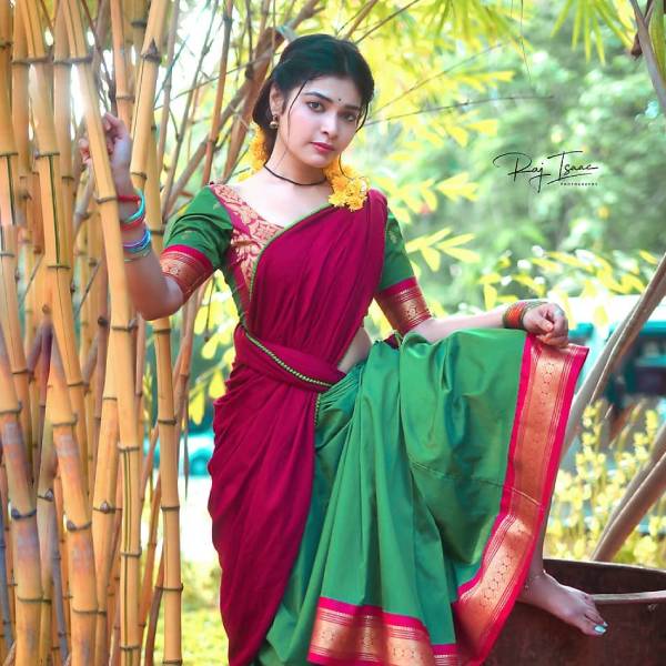 சமூக வலைத்தளத்தில் செம பிஸி