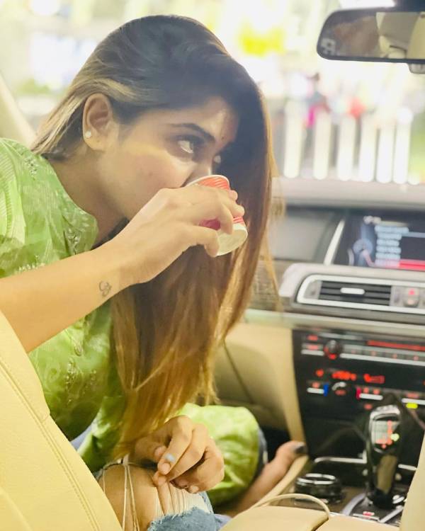 அங்க என்ன நடக்குது 