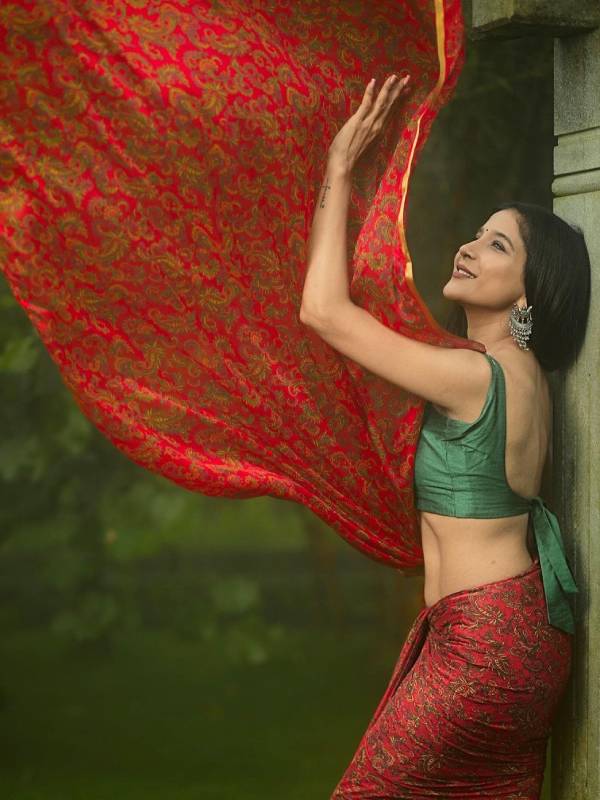  சரமாரியாக வரும் போட்டோக்கள்