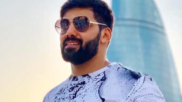 கமிஷனர் அலுவலகத்தில் ஆர்யா