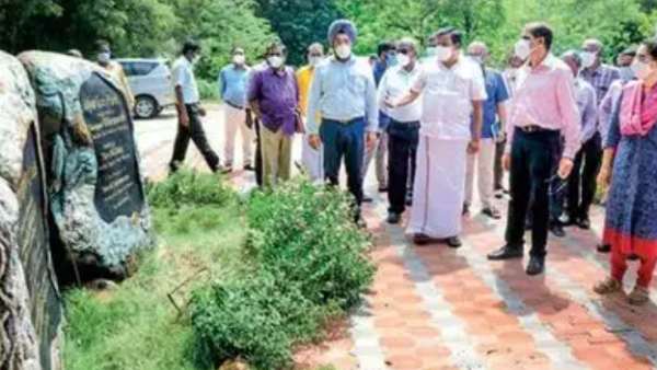 மரங்கள் நடும் பணி