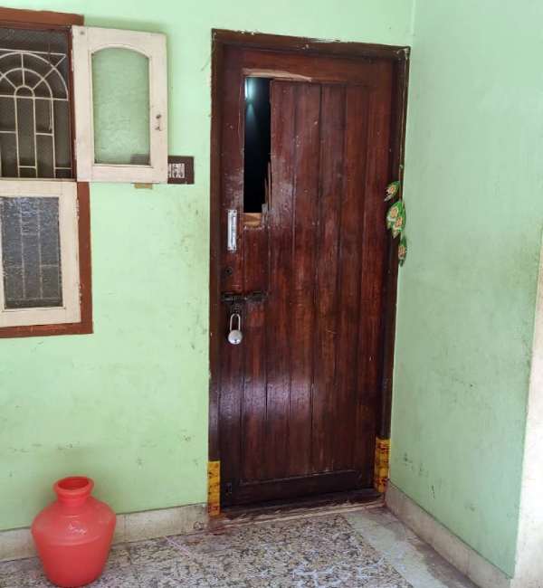 வெடிகுண்டு வீச்சு 