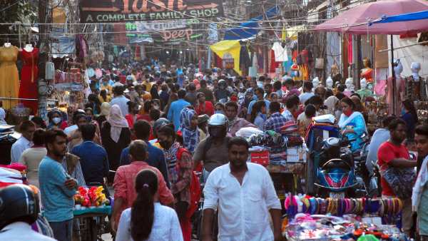 கடைகளில் கூட்டம் 
