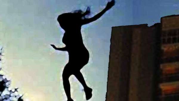 5வதுமாடியில் இருந்து குதிப்பு 