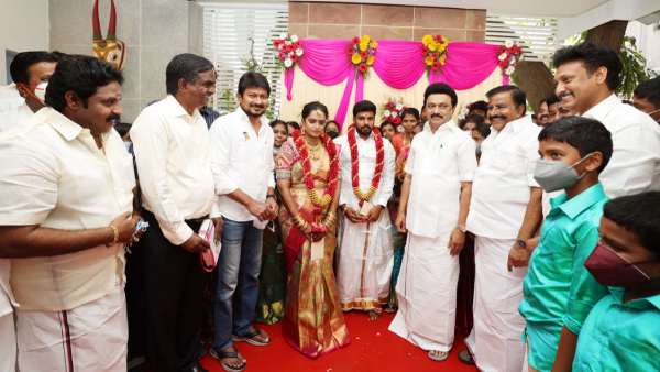 Dmk mla palaniyandi son marriage was presided over by cm Stalin Dmk mla palaniyandi son marriage was presided over by cm Stalin