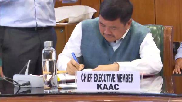  கர்பி அங்லாங் பிரச்சனை என்ன?