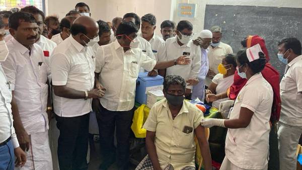 தடுப்பூசி செலுத்தி கொள்ளுங்கள் 