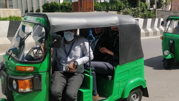 கடலில் மிதக்கும் காற்றாலை 