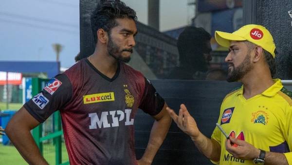 தோனியுடன் ஆலோசனை தோனியுடன் ஆலோசனை