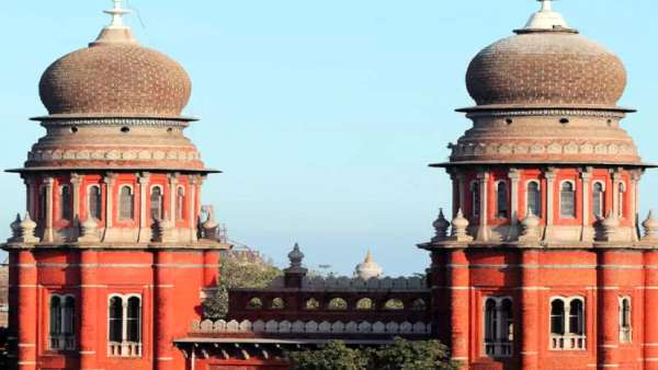 உயர்நீதிமன்றம் 