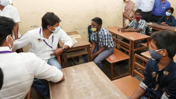  உதயநிதி வைரல் போட்டோ