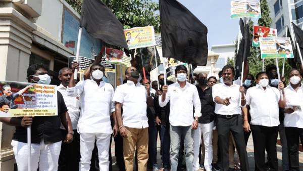  உரத்த குரல் 