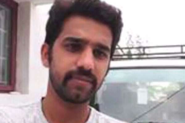 தினேஷ்குமார் தினேஷ்குமார்