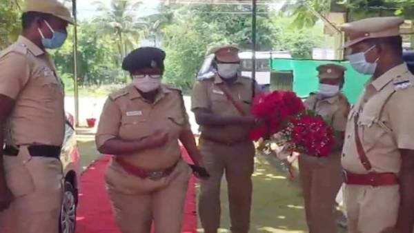 சிறுவன் மீது சாம்பார் 