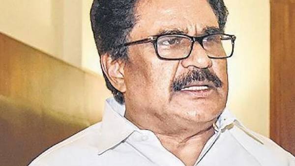 தனியாக போராட்டம் தனியாக போராட்டம்