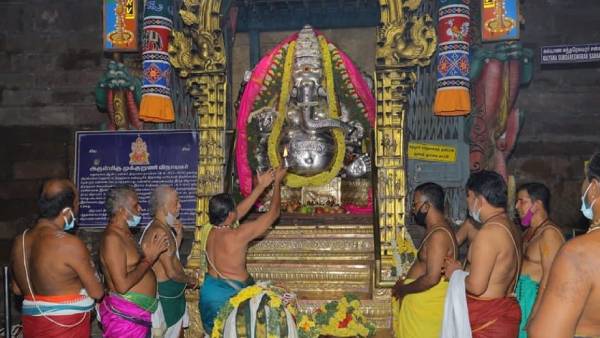 Ganesha Chaturthi Festival: Tirthavari at Pillaiyarpatti - Ganesha shining in golden armor 