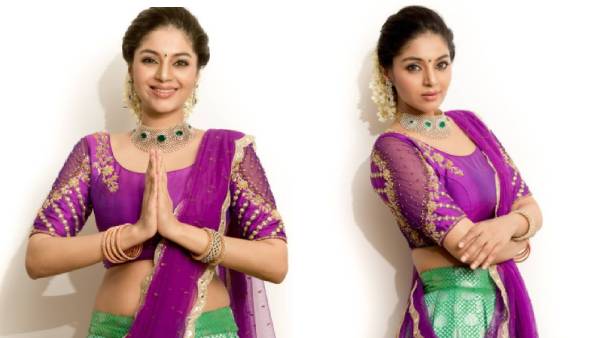 அழகோ அள்ளுதே