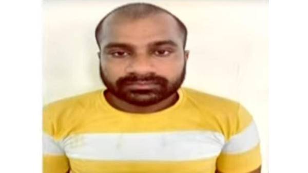இளம் பெண்களுடன் நட்பு 