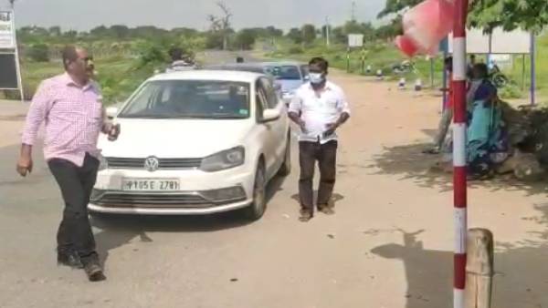 சுற்றுலா பயணிகள் சுற்றுலா பயணிகள்