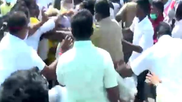 இரு கோஷ்டிகள் இரு கோஷ்டிகள்