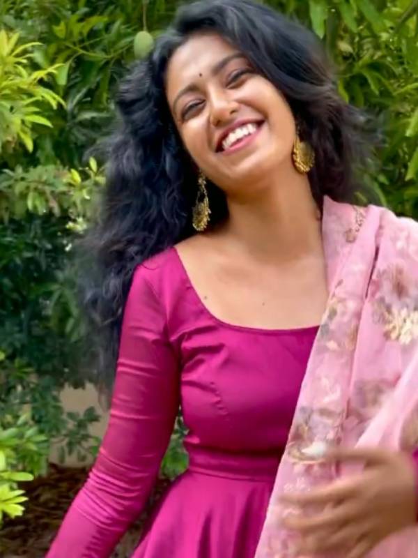  என்ன ஒரு சிரிப்பு