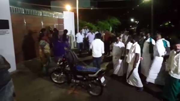 எந்த நேரத்திலும் கைது? எந்த நேரத்திலும் கைது?