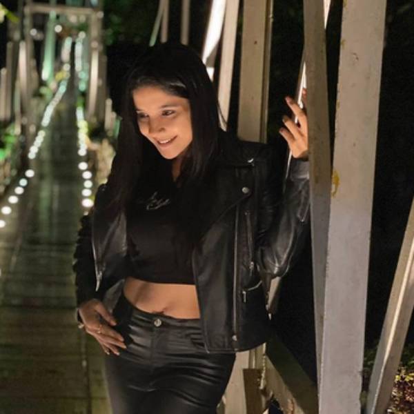 விளம்பர நடிகையாக அறிமுகம்