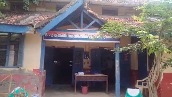 பழக்கடையையும் விட்டு வைக்கவில்லை 