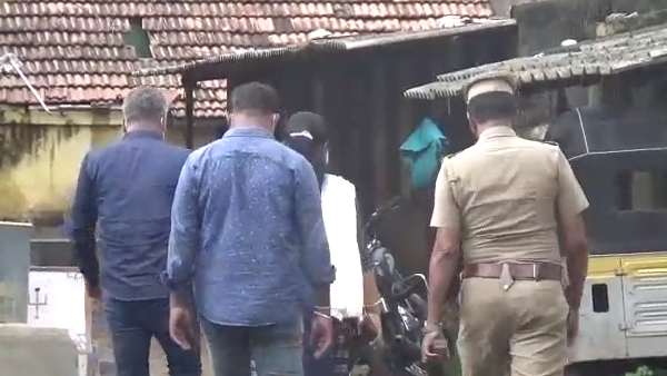 போலீசார் விசாரணை 